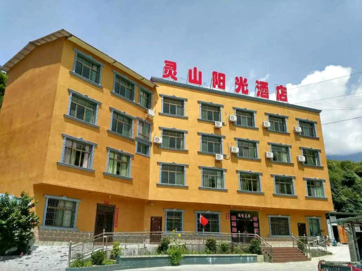 5冕宁漫水湾庆林温泉度假酒店 冕宁漫水湾高速出口200米 暂无报价