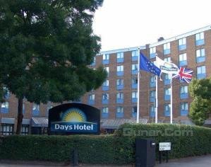 Days Hotel Waterloo