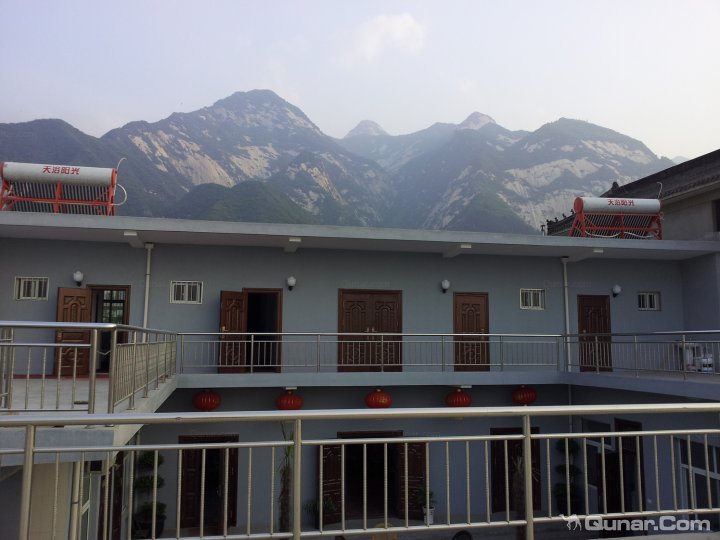 华阴龙潭山庄