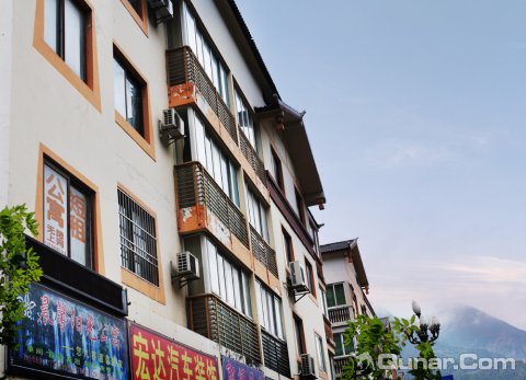 2017九寨沟距离沟口最近的第一个瀑布_树正瀑