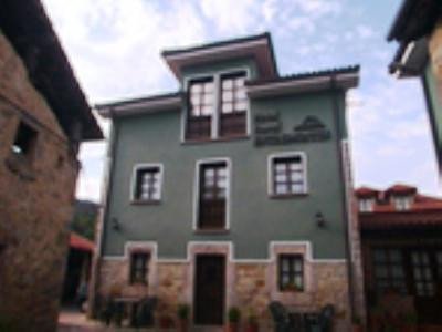 如娆因垂蒙特斯酒店(Hotel Rural Entremontes)