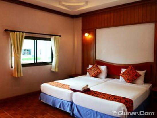 皮皮岛董楚吉度假村(Phi Phi Don Chukit Resort)