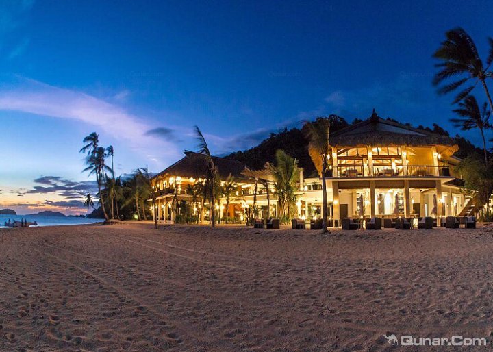 桑安特岛潜水度假酒店(Sangat Island Dive Resort)