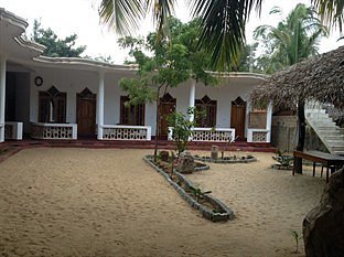 海岩石海滩酒店(Sea Rock Beach Hotel)