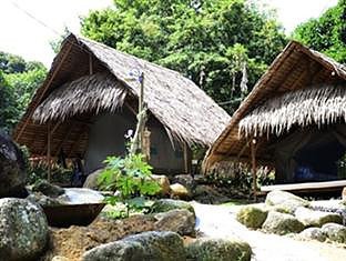 浮罗山背客家村小屋酒店(Balik Pulau Lodge - Hakka Village)