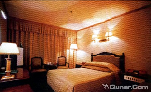 乃东山南藏之源大酒店(原邮政大酒店)