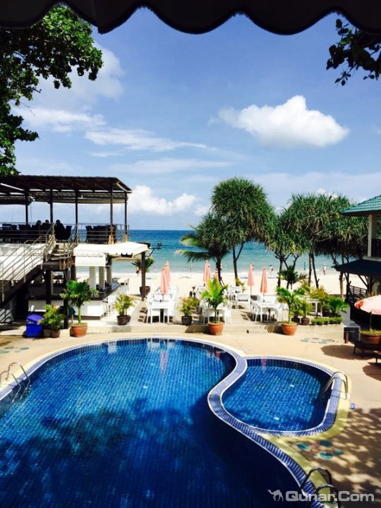 普吉岛海湾和海滩俱乐部(The Bay and Beach Club Phuket)