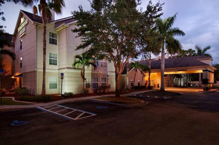 迈尔斯堡希尔顿欣庭套房酒店(Homewood Suites by Hilton Fort Myers)