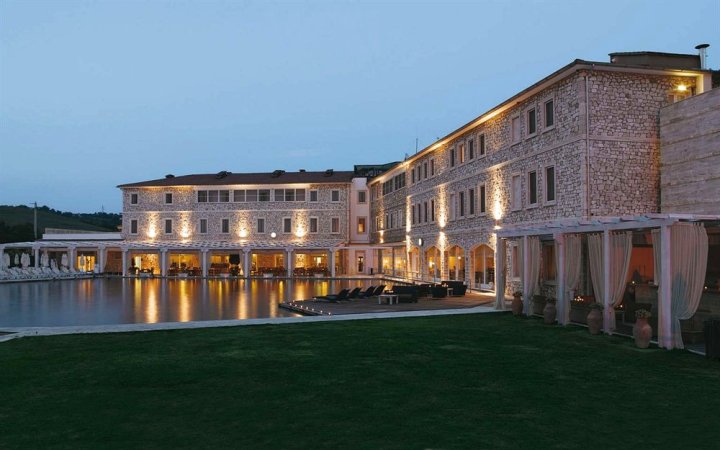 泰梅狄沙图尼亚温泉高尔夫度假酒店(Terme di Saturnia Spa & Golf Resort)