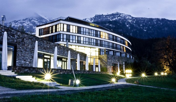 贝希特斯加登凯宾斯基酒店(Kempinski Hotel Berchtesgaden)