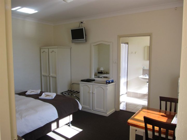 澳洲定居者汽车旅馆(Aussie Settler Motel)