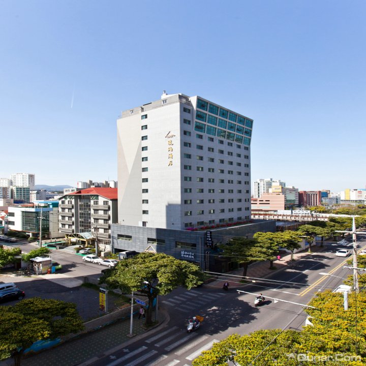 L&L 中心酒店(L&L Central Hotel)