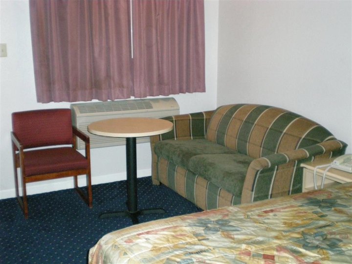 皇冠洛奇汽车旅馆(Crown Lodge Motel)