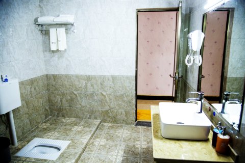 瑞丽客尊精品酒店