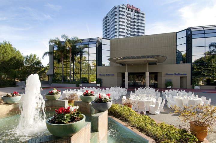 洛杉矶环球影城希尔顿酒店(Hilton Los Angeles-Universal City)