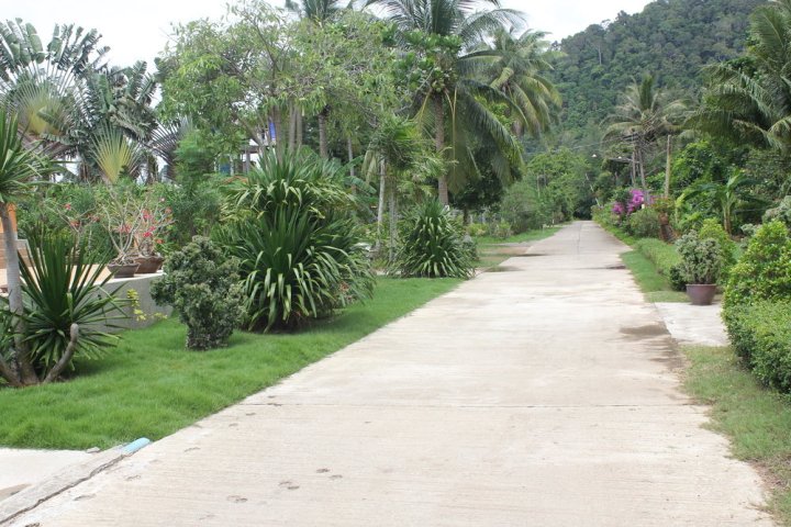 迪里兰达岛湾渡假村(D.R. Lanta Bay Resort)