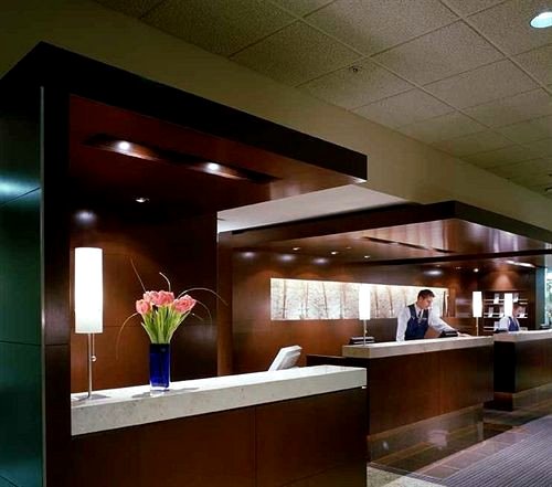 卡尔加里机场航站楼德尔塔酒店(Delta Hotels by Marriott Calgary Airport in-Terminal)