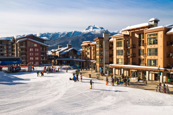 雷夫尔斯托克避暑山庄萨顿广场酒店(Sutton Place Hotel Revelstoke Mountain Resort)