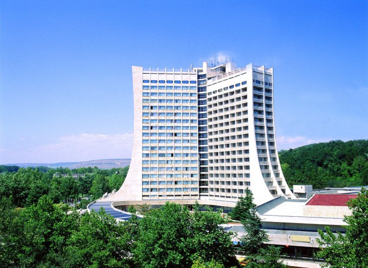 多布罗加酒店(Dobrudja Hotel)