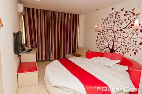 沃德阿拉丁酒店(冠县汽车站火车站店)