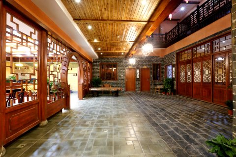 张家界溪布街陆号客栈