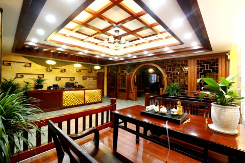 张家界溪布街陆号客栈