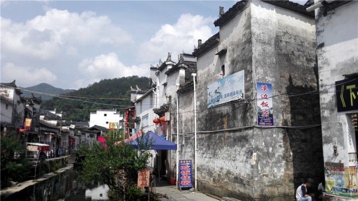 婺源溪边饭店