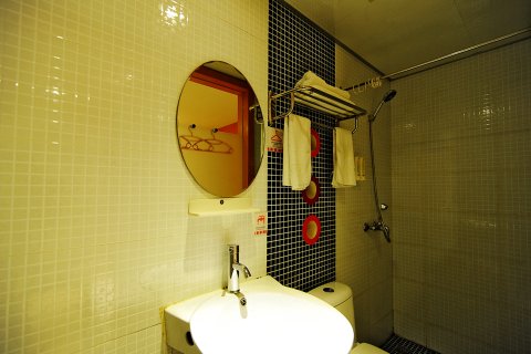 果果酒店(贵阳喷水池店)