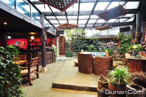 丽江束河偏爱客栈