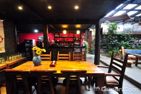 丽江束河偏爱客栈