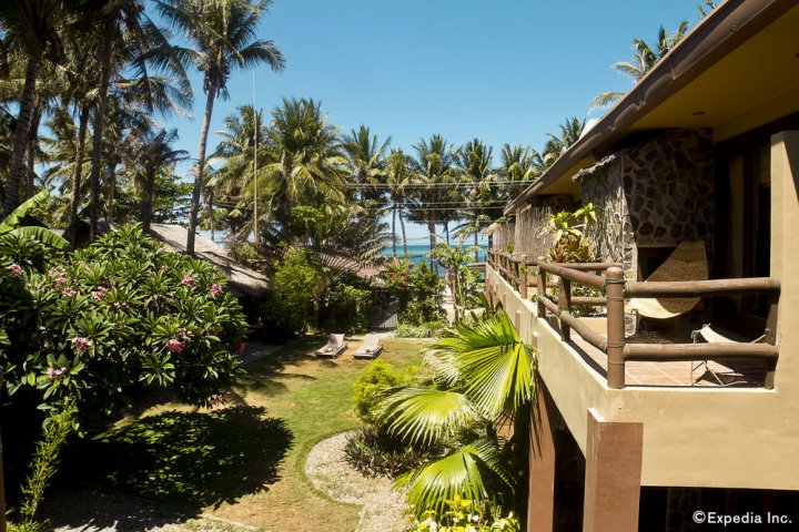 岩礁度假酒店(Reef Retreat Resort)