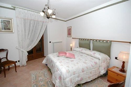 唐娜法奥斯塔别墅酒店(Villa Donna Fausta)