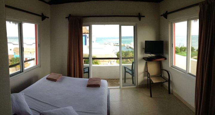 库克斯霍特利托海滩酒店(Koox El Hotelito Beach Hotel)
