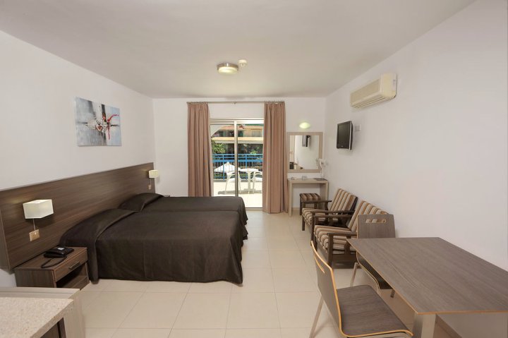佩特罗萨拉公寓酒店(Petrosana Hotel Apartments)