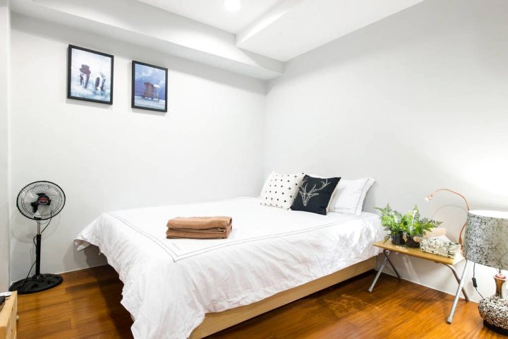 台北双捷运公寓(Taipei MRT Two bedroom Apartment)