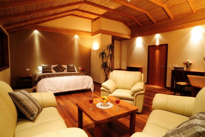 Westhaven Luxury Lodge