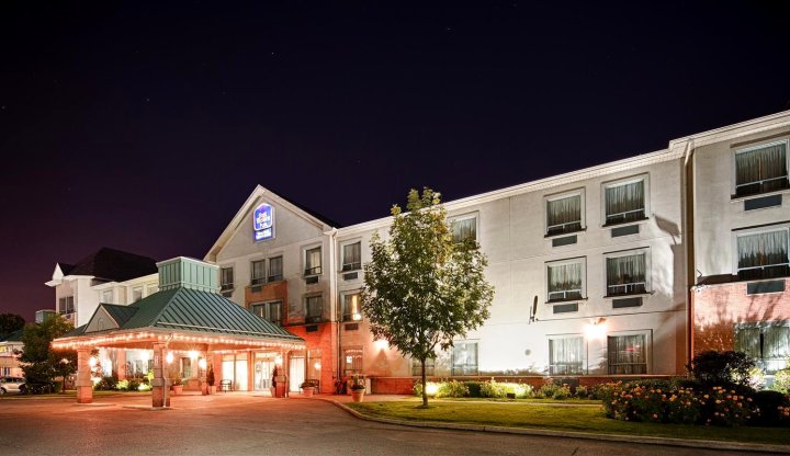 多伦多机场贝斯特韦斯特优质酒店(Best Western Plus Travel Hotel Toronto Airport)