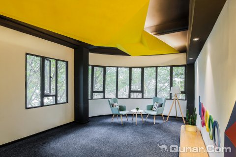 雨果精品酒店(泸州肖巷子店)