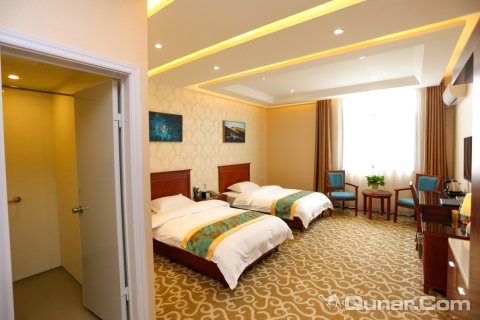 登封市区郑大体院松果假日酒店