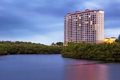 珊瑚角滨海度假村威斯汀酒店(Westin Cape Coral Resort at Marina Village)