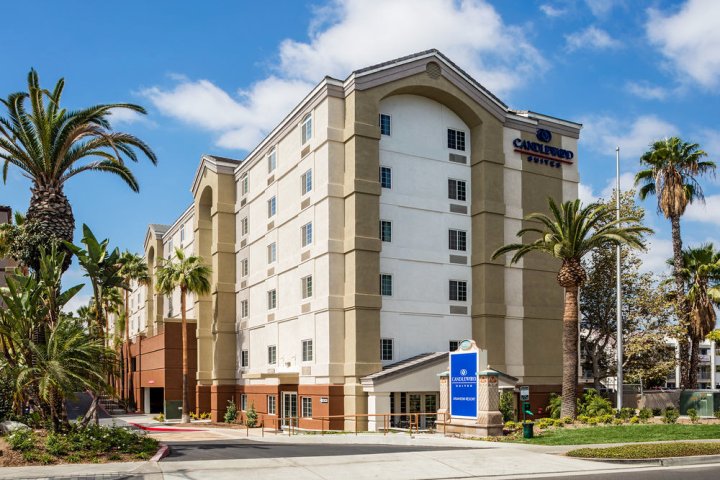 格林伍德阿纳海姆度假套房酒店(Candlewood Suites Anaheim - Resort Area)