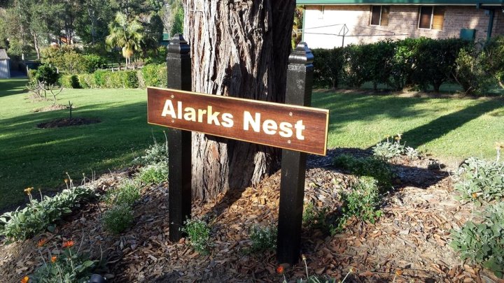 Alarks Nest Bed and Breakfast