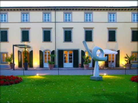帮切利别墅公园汉布罗斯酒店(Hotel Hambros - Il Parco in Villa Banchieri)