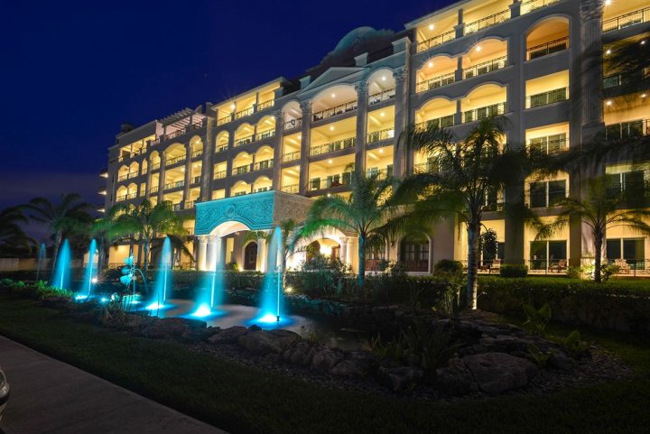 科苏梅尔置地广场酒店(The Landmark Resort of Cozumel)