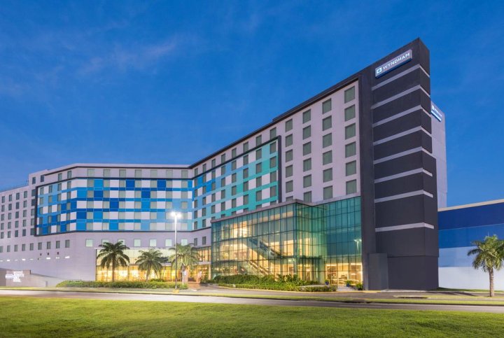 巴拿马城温德姆阿尔布鲁克购物中心及会议中心酒店(Wyndham Panama Albrook Mall Hotel & Convention Center)