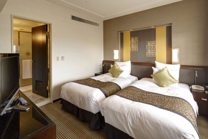 冲绳海港皇冠假日酒店(Crowne Plaza Ana Okinawa Harborview)