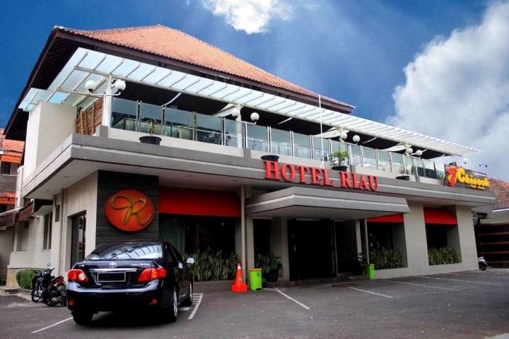 廖内酒店(Hotel Riau)