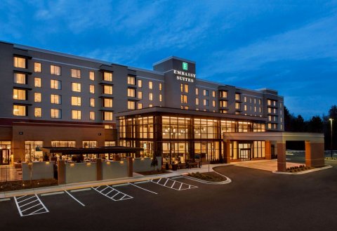 亚特兰大东北格威内特舒格洛夫希尔顿尊盛酒店(Embassy Suites by Hilton Atlanta NE Gwinnett Sugarloaf)