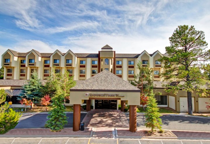 费拉格尔斯塔夫希尔顿逸林酒店(DoubleTree by Hilton Hotel Flagstaff)