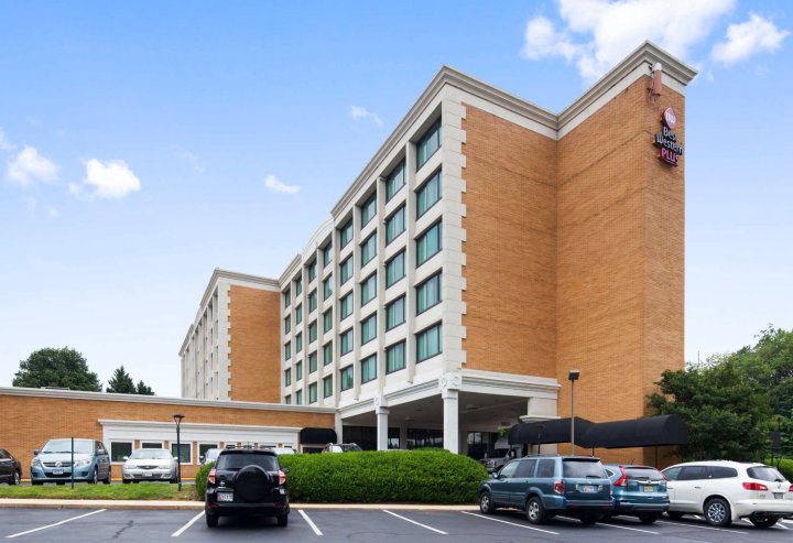 贝斯特韦斯特优质普勒斯洛克维尔酒店(Best Western Plus Rockville Hotel & Suites)